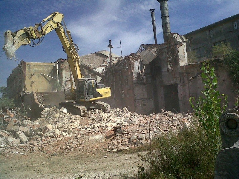 Area ex Zambon: terminata la demolizione degli edifici, tocca ora alla bonifica del suolo da parte dell’azienda farmaceutica