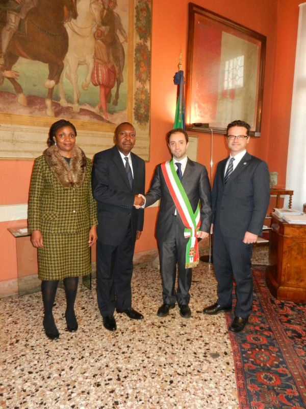 Palazzo Trissino, ricevuto dall'assessore Pecori l'ambasciatore del Gabon