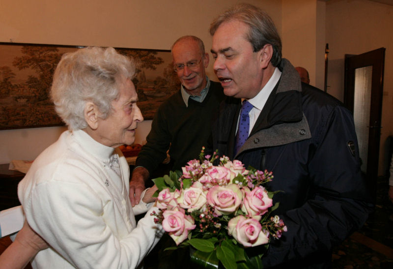Il sindaco Variati in visita ad una centenaria