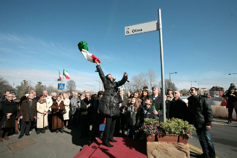 Al senatore Giorgio Oliva è stata intitolata una via nella zona di Borgo Berga