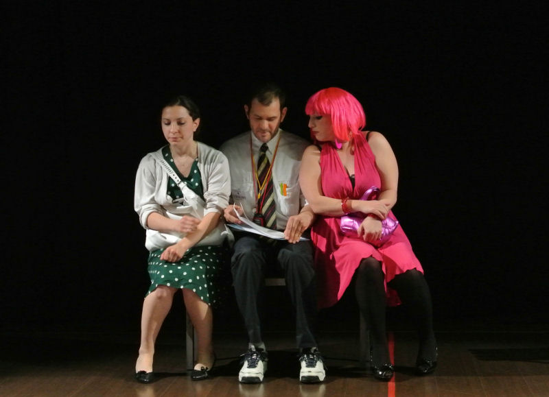 “Squash”, commedia burlesca sul mondo del lavoro, sabato 9 marzo al teatro Bixio