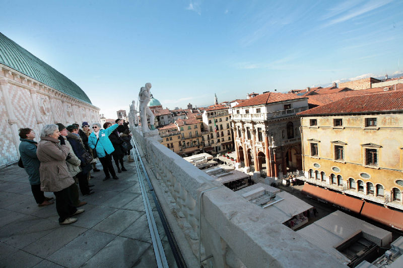 Basilica palladiana, mostra e terrazza aperte fino al 23 maggio con orario prolungato