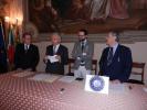 Assegno di Unci nelle mani del presidente della OTO Mario Bagnara